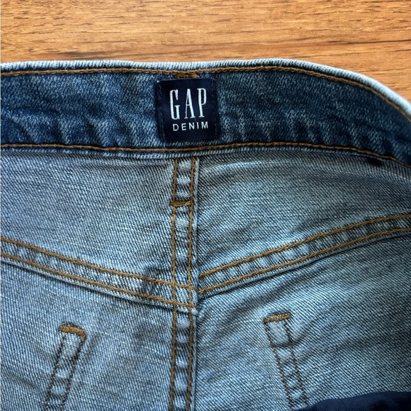 GAP Denim Shorts 4” (Size: 28) - Picture 2 of 4
